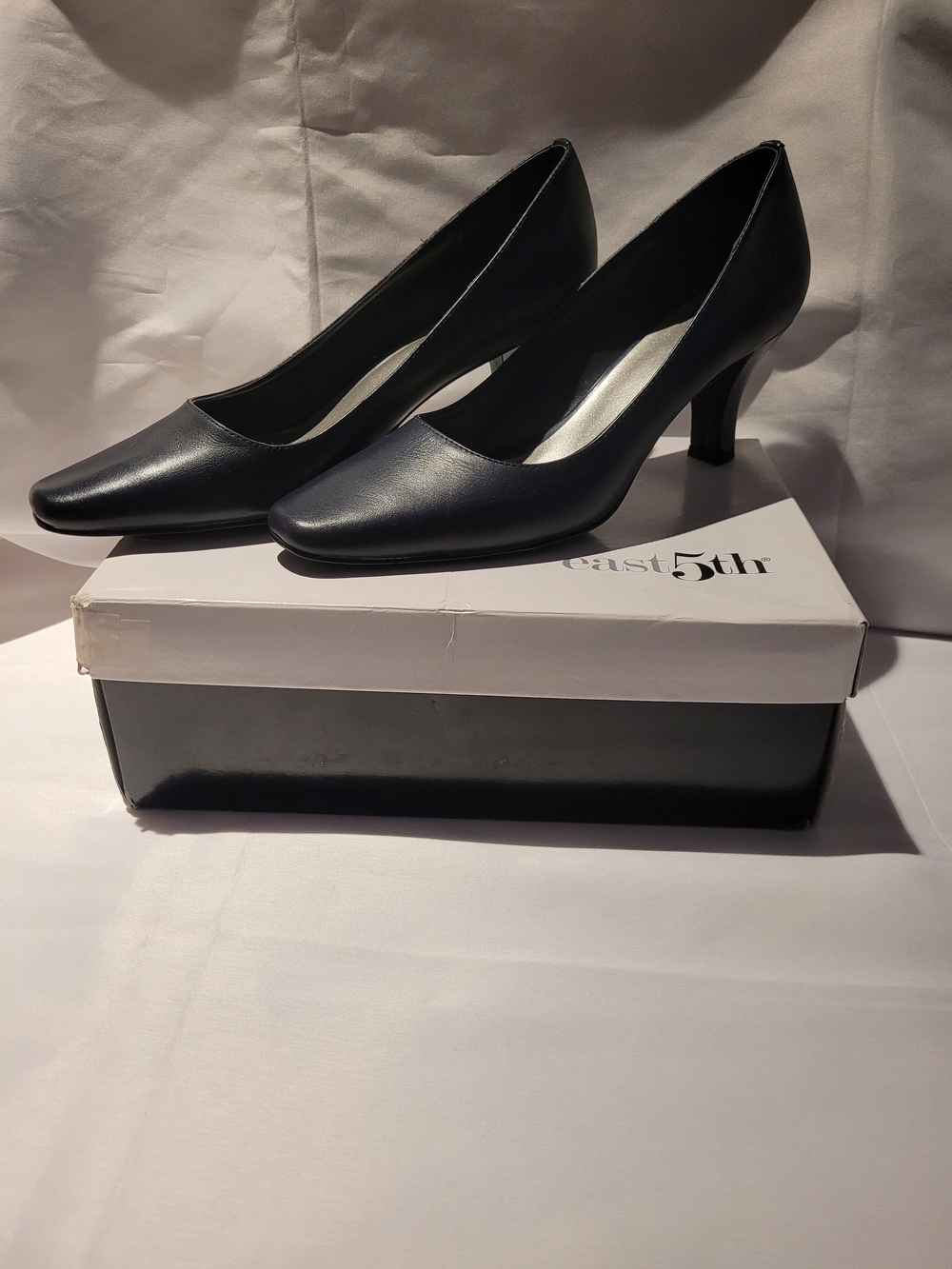 East 5th Black Leather Square Toe Mid Heel Pumps Pumps - Size 8M